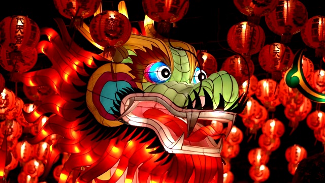 中国传统的龙纸灯笼视频素材