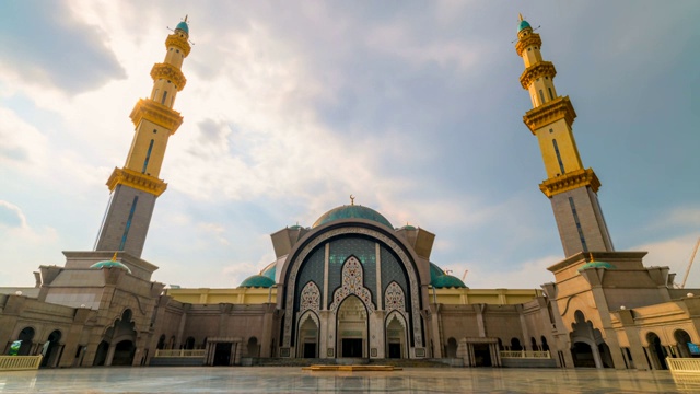 吉隆坡联邦清真寺或Wilayah清真寺的日落时间视频素材