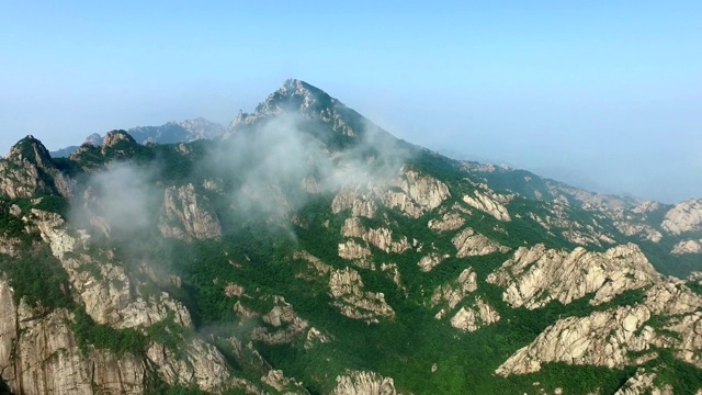 韩国全罗南道延根的卧楚山国家公园和云景视频素材