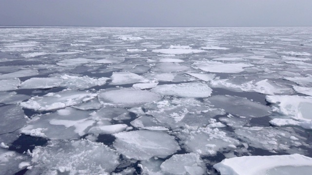 漂流冰和鄂霍次克海，北海道。视频素材