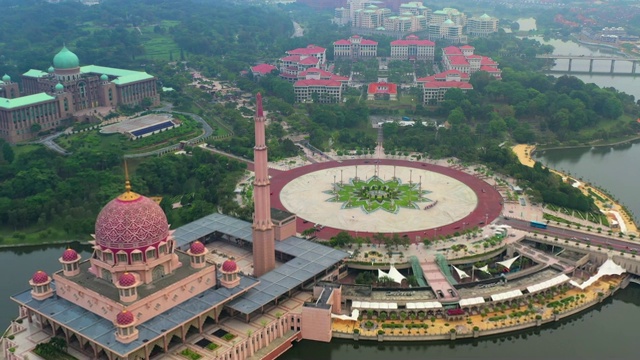 在吉隆坡，马来西亚，官方联邦领土的4K航拍清真寺视频下载