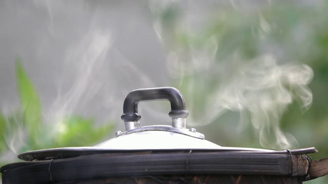 大米做饭蒸汽视频下载