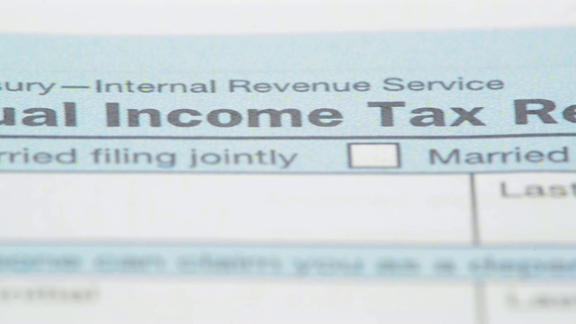 1040税表-从左到右从1040字到“美国个人所得税申报表”视频下载