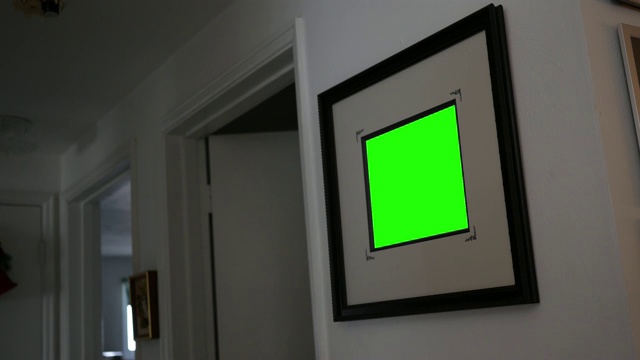 现代走廊的绿屏相框视频下载