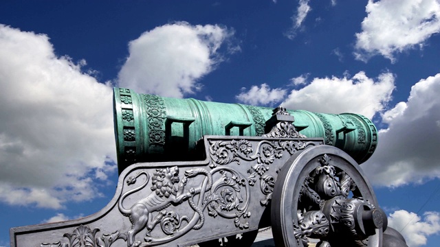 俄罗斯莫斯科克里姆林宫，天空中沙皇的大炮视频素材