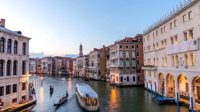 意大利威尼斯时间流逝4K，城市天际线日夜日落时光流逝在威尼斯大运河视频素材