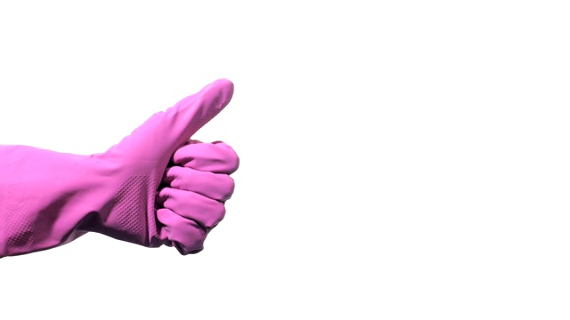 干净的手戴着紫色橡胶手套，白色背景。喜欢和不喜欢的手势。视频下载