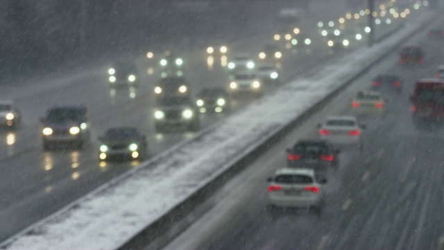 大风雪,公路,交通,录像带视频素材