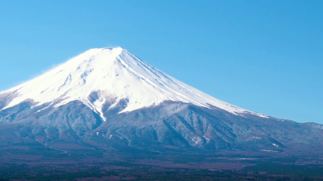 从Churetio宝塔区看富士山;平移运动视频素材
