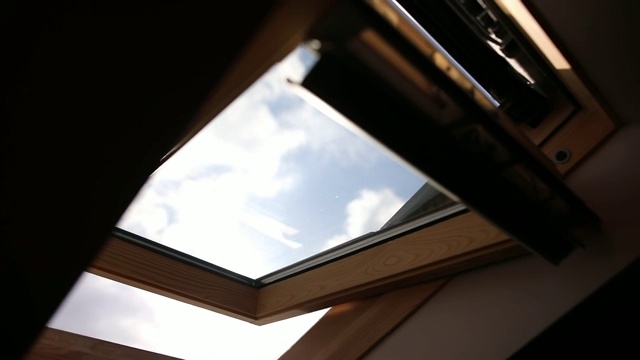 木制天窗窗视频下载