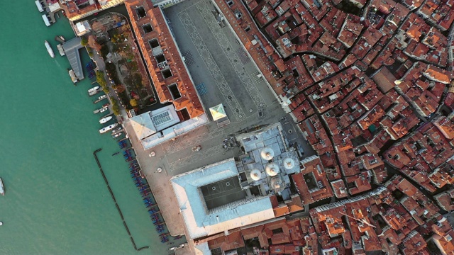 意大利威尼斯圣马可广场上空的天线视频素材