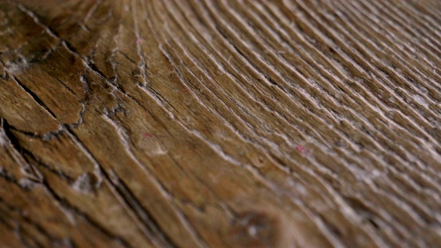 微距拍摄珍贵的木材，你可以看到颜色，木纹，结和高质量的工艺。视频素材