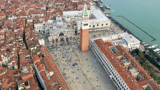 鸟瞰图，圣马克广场和大教堂，威尼斯，意大利视频素材