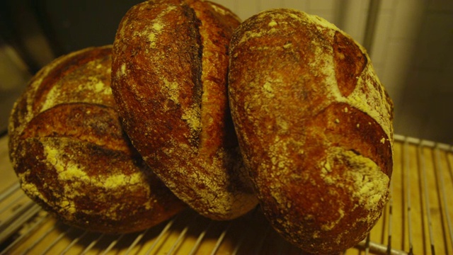 面包是在旧金山烤的视频素材