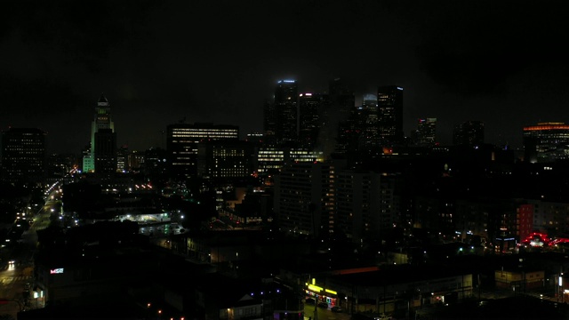 洛杉矶市中心的夜间天线视频素材