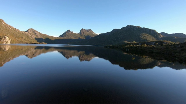 澳大利亚塔斯马尼亚岛的摇篮山和鸽子湖视频素材