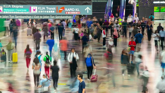 白天吉隆坡市火车站主厅全景4k时间间隔马来西亚视频素材