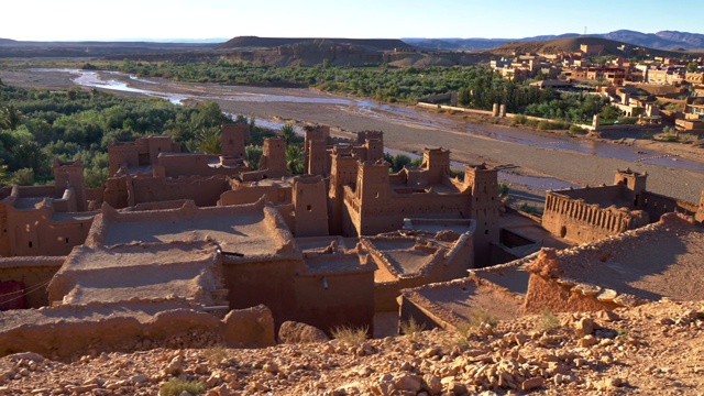 图为摩洛哥Ait-Ben-Haddou的Ksar。坚固的村庄，摩洛哥土制建筑的典范。UHD 4 k视频素材