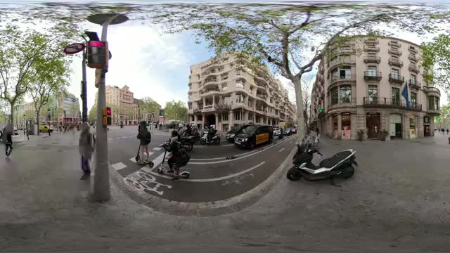360 Casa Mila La Pedrera由高迪视频在巴塞罗那。等角VR全景。格拉西亚大道视频素材