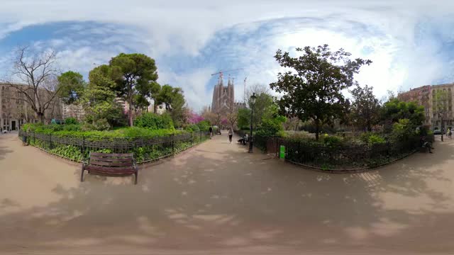 圣家族360度视频。由高迪设计的充满激情的教堂正面。VR equirectangular全景视频素材