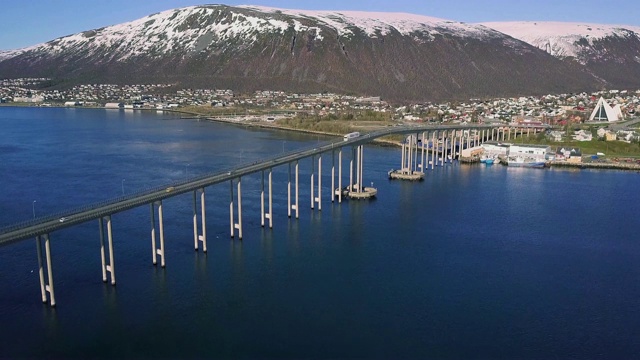 挪威特罗姆瑟大桥鸟瞰图视频下载