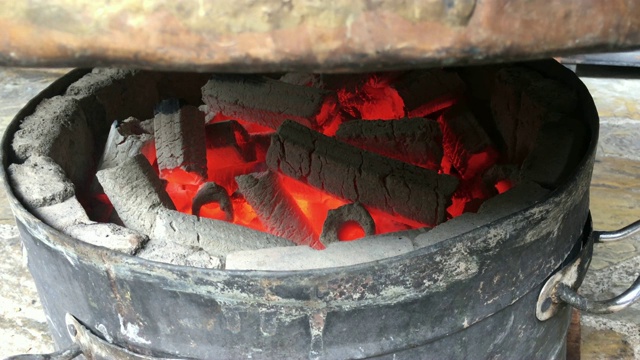 柴火，火，煤火，大煮锅，视频素材