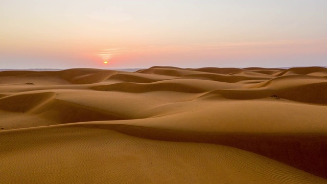 拂晓时分的阿曼沙漠视频素材