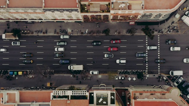 巴塞罗那街道的鸟瞰图视频素材