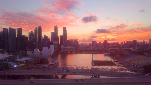 黄昏时分，空中俯瞰新加坡市中心视频下载