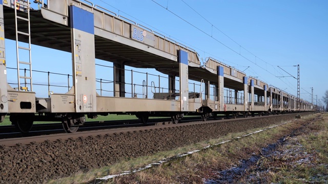 奥斯纳布吕克和汉诺威之间的勒格自动列车视频下载