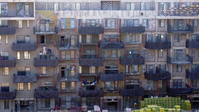 城市中某住宅小区的建筑工地概貌视频素材