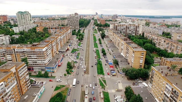 俄罗斯现代城市的空中全景图，现代建筑，公寓视频素材