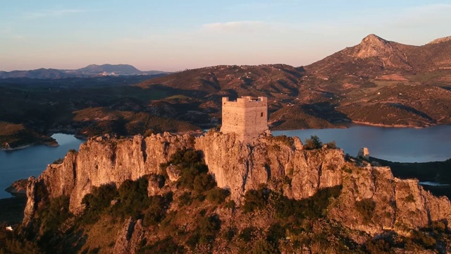 日落时分的扎哈拉·德拉塞拉城堡视频下载