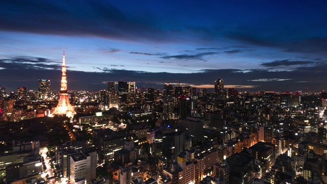 T/L WS HA TD东京城市日落天际线在高峰时段从黄昏到夜晚视频下载
