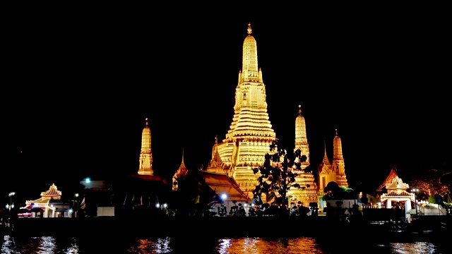 Wat Arun temple是最著名的旅游目的地之一，泰国曼谷。视频素材