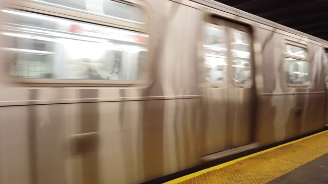 地铁列车模糊运动视频下载