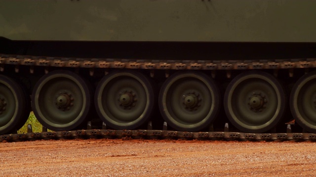 装甲坦克履带视频素材