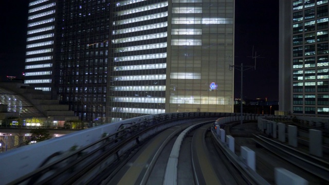 火车在隧道中行驶，日本东京视频素材