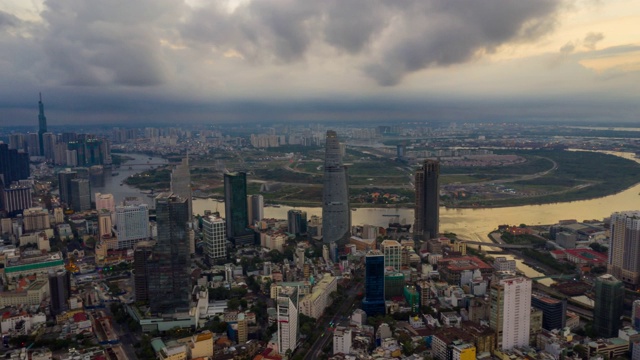 从夜晚到白天，越南胡志明市的天际线视频素材