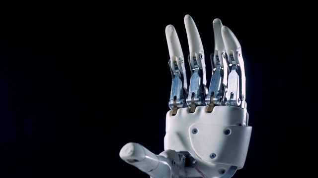 白色的假肢手。未来的半机械人手臂概念。视频素材