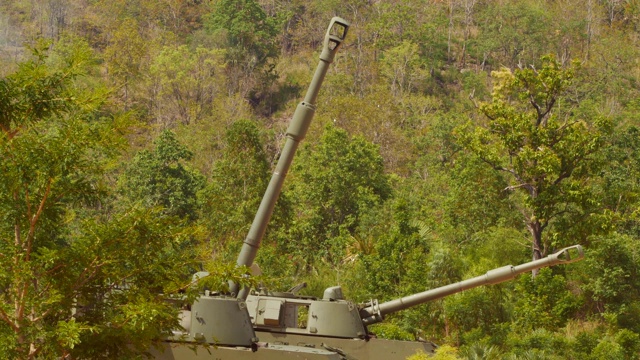 装甲坦克射击视频素材