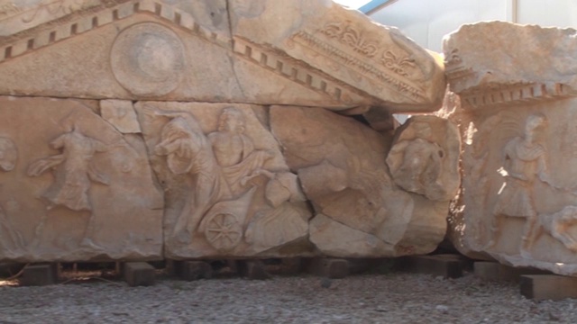 古老城市“Parion”/Canakkale的历史石棺视频素材