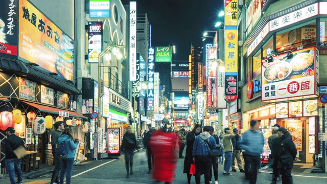 4K时间推移-晚上的人群购物新宿地区视频素材