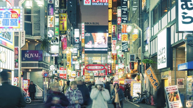4K时间推移-晚上的人群购物新宿地区视频素材