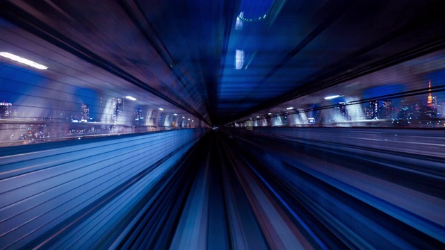 4K时间推移:观光从自动列车在晚上，东京，日本-股票视频视频下载