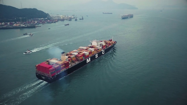 香港的大型货船视频素材