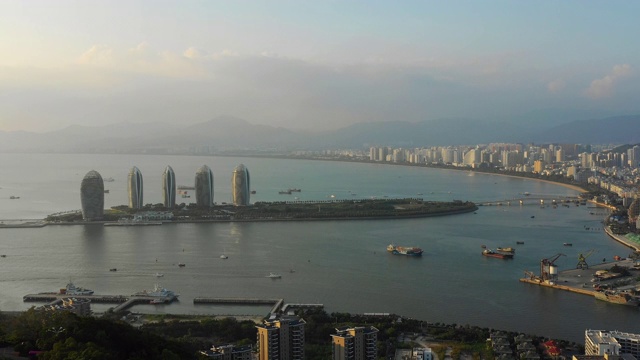 晚上时间三亚市海港湾著名酒店度假航拍4k中国海南视频素材