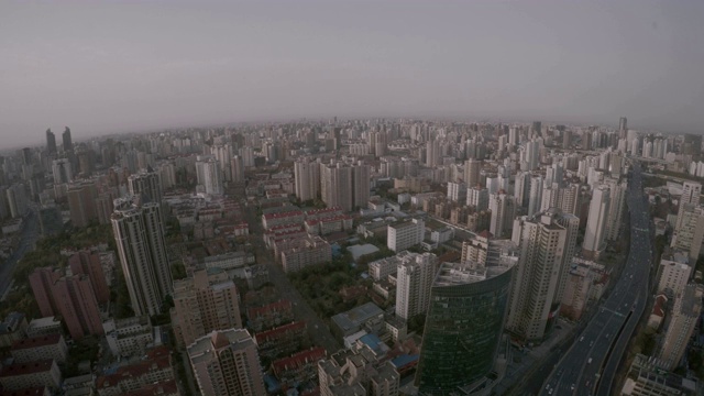 上海的城市景观直到地平线上的建筑。视频素材