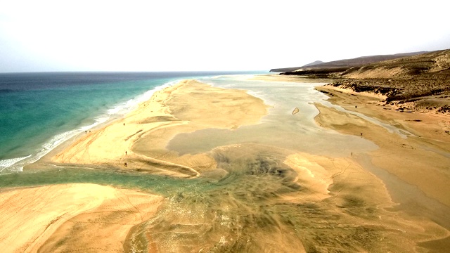海岸线的高清无人机视图视频下载