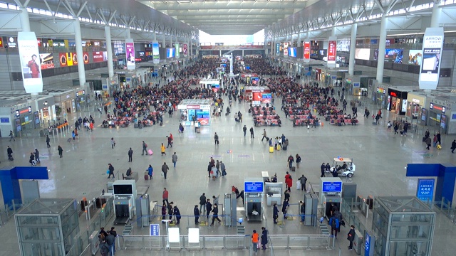 中国虹桥火车站的北方景象。视频下载